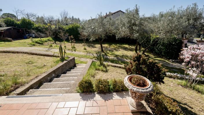 Image No.19-3 Bed House for sale