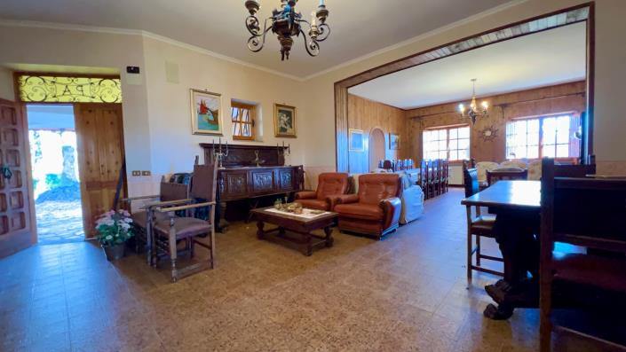 Image No.12-8 Bed Mansion for sale