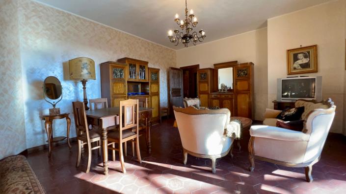 Image No.18-8 Bed Mansion for sale