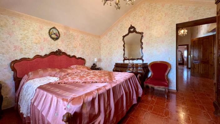 Image No.23-8 Bed Mansion for sale