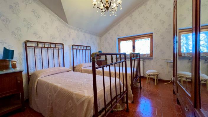 Image No.24-8 Bed Mansion for sale