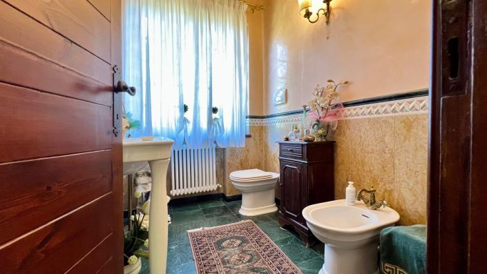 Image No.18-6 Bed Villa for sale