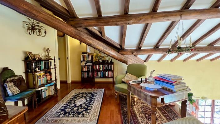 Image No.2-6 Bed Villa for sale