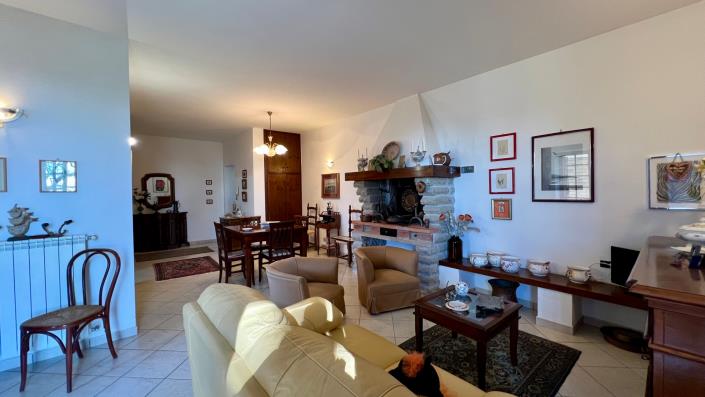 Image No.20-6 Bed Villa for sale