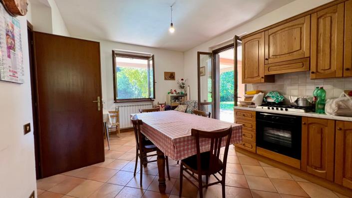 Image No.10-4 Bed Country House for sale