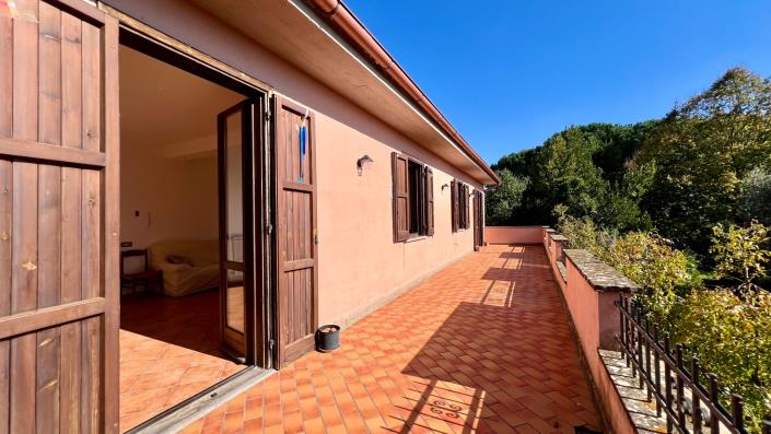 Image No.4-4 Bed Country House for sale