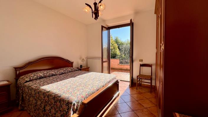 Image No.17-4 Bed Country House for sale