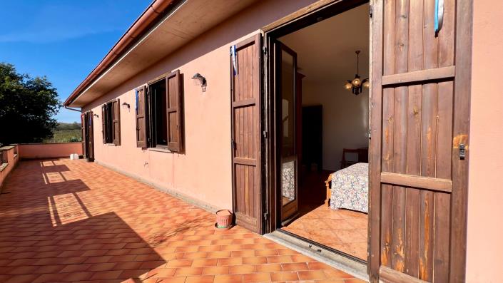 Image No.18-4 Bed Country House for sale