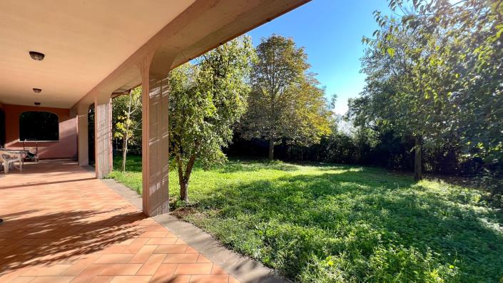 Image No.25-4 Bed Country House for sale