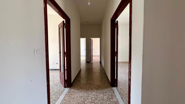 Image No.21-5 Bed Apartment for sale