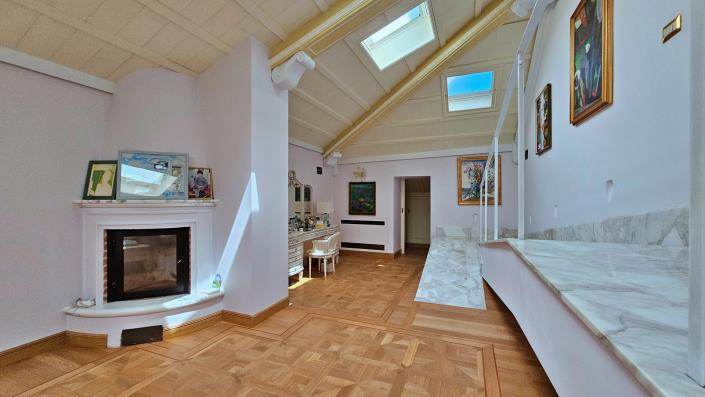 Image No.32-5 Bed Mansion for sale