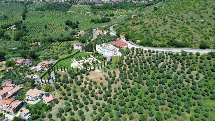 Image No.41-5 Bed Mansion for sale