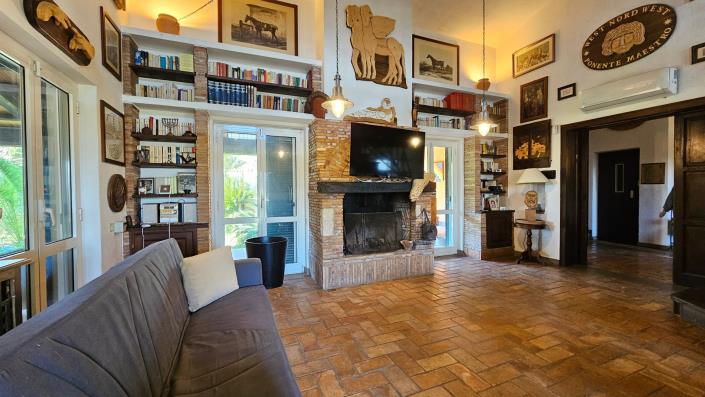 Image No.4-5 Bed Villa for sale