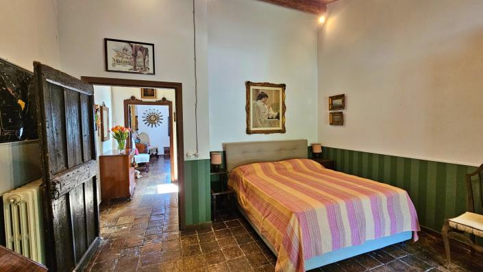 Image No.22-5 Bed Country Property for sale