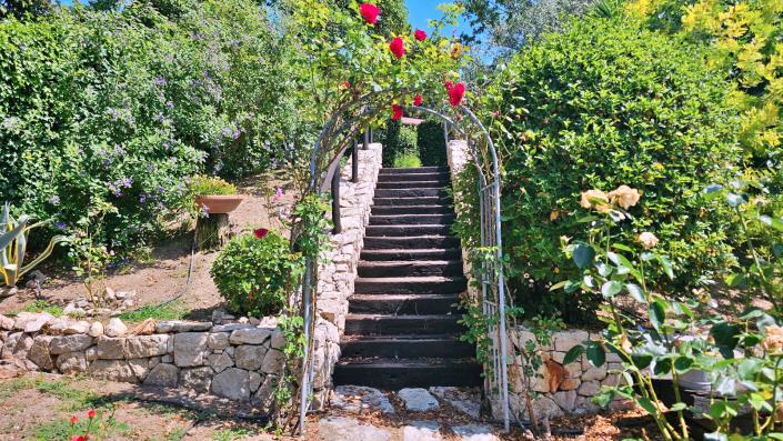 Image No.45-5 Bed Country Property for sale