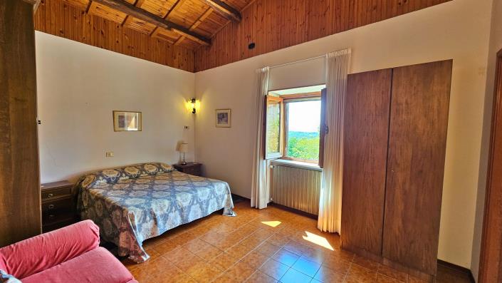 Image No.11-6 Bed House for sale