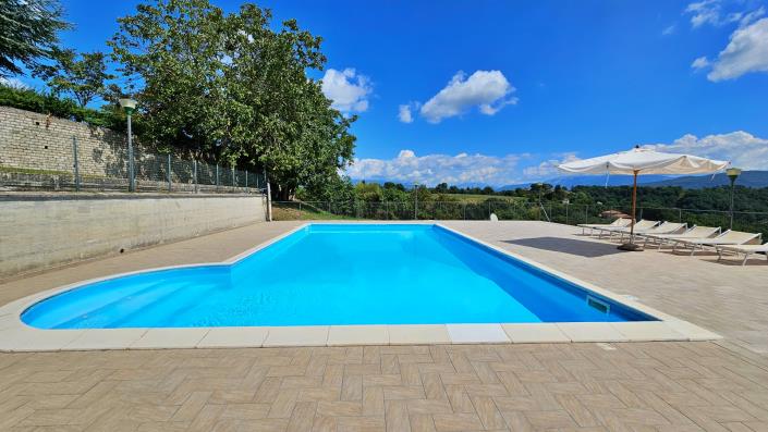 Image No.22-6 Bed House for sale