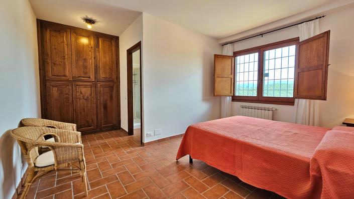 Image No.29-6 Bed House for sale