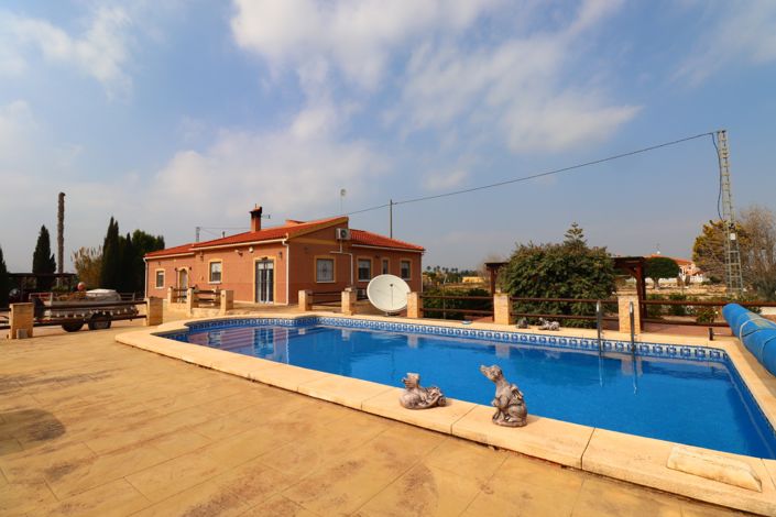 Image No.1-3 Bed Villa for sale