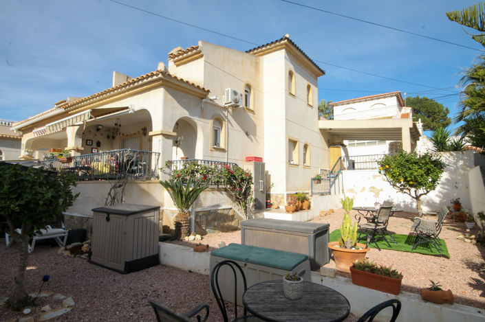 Image No.1-3 Bed Villa for sale