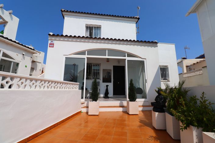 Image No.1-2 Bed Villa for sale