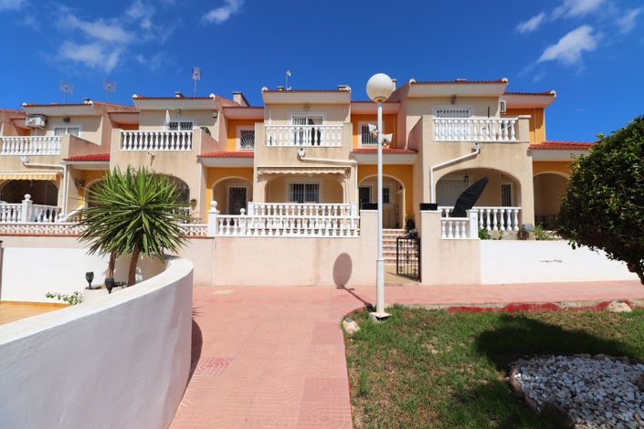 Image No.1-3 Bed Townhouse for sale