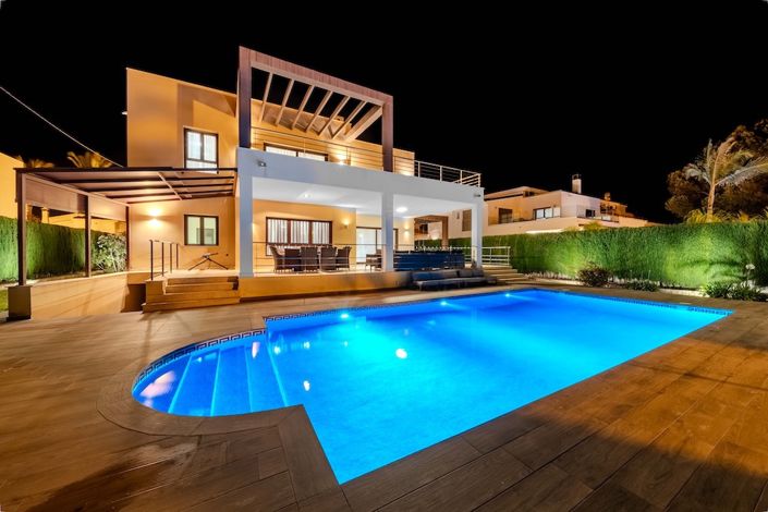 Image No.1-5 Bed Villa for sale
