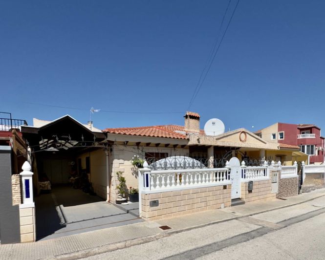 Image No.1-3 Bed Townhouse for sale
