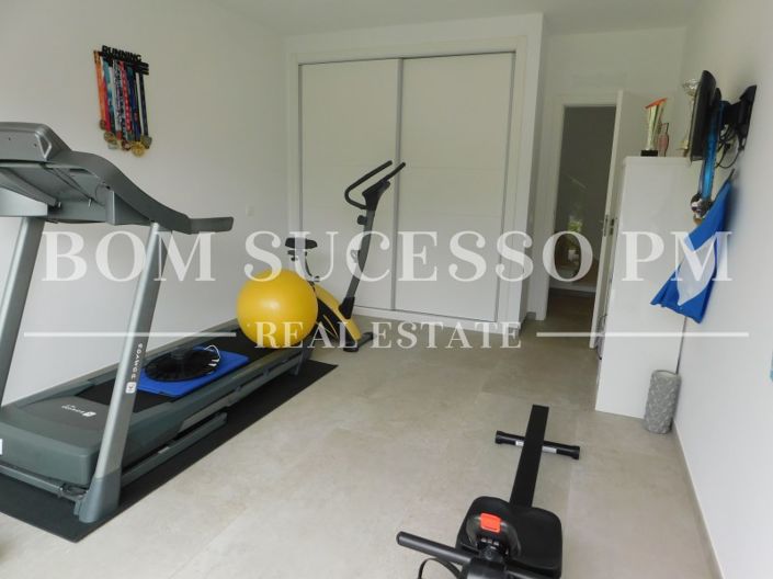 Image No.8-4 Bed House for sale