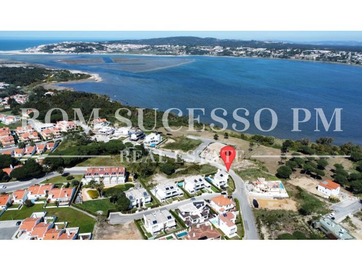 Image No.2-4 Bed House for sale