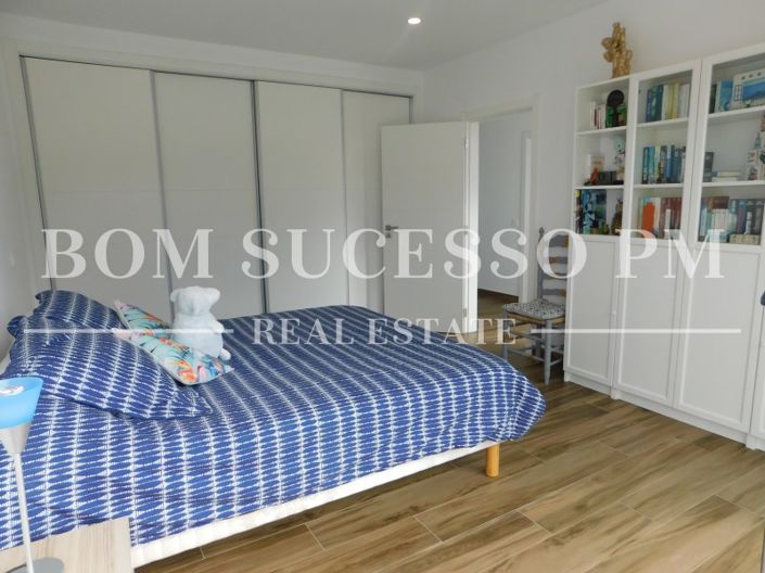 Image No.25-4 Bed House for sale