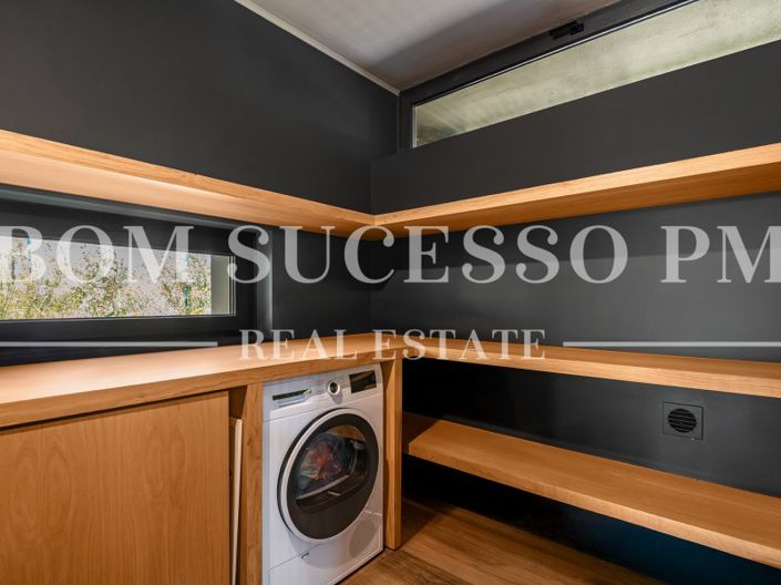 Image No.18-3 Bed House for sale