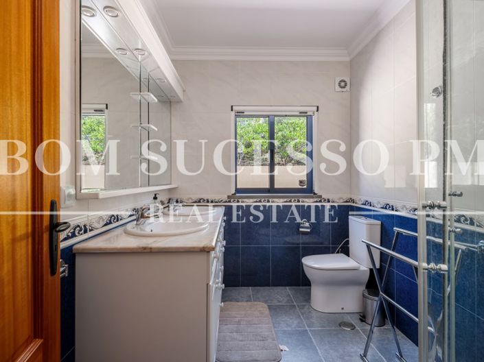 Image No.24-4 Bed House for sale