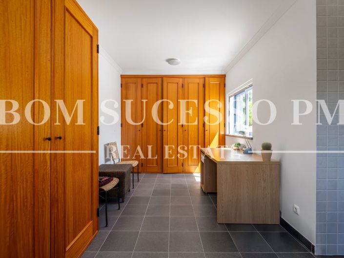 Image No.28-4 Bed House for sale