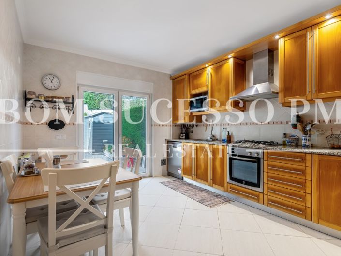 Image No.21-3 Bed House for sale