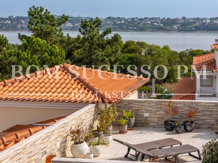 Image No.10-4 Bed House for sale