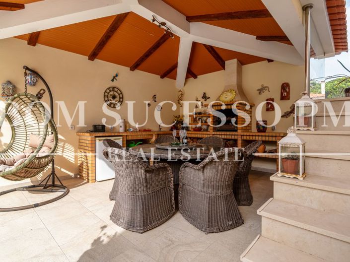 Image No.17-4 Bed House for sale