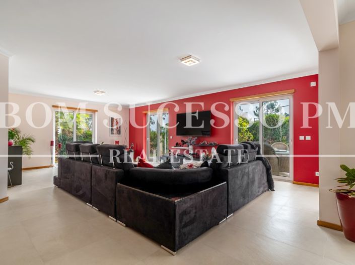 Image No.26-4 Bed House for sale