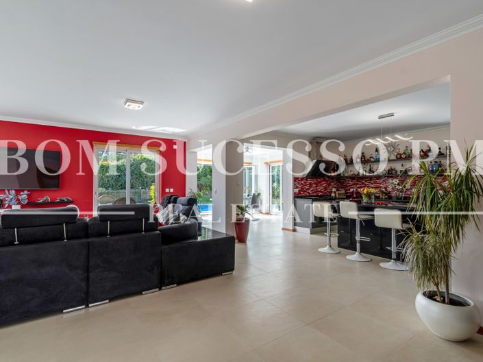 Image No.27-4 Bed House for sale