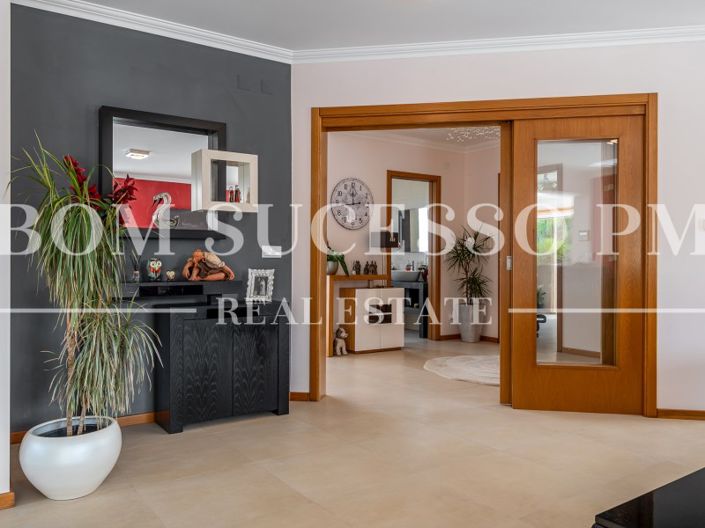 Image No.34-4 Bed House for sale