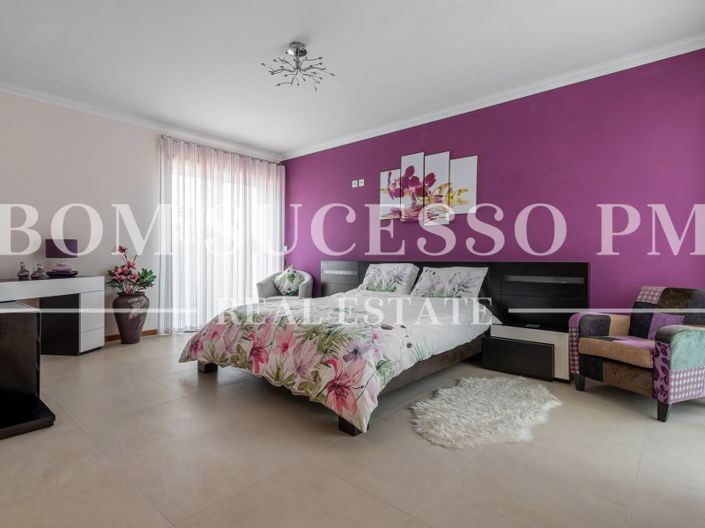 Image No.41-4 Bed House for sale