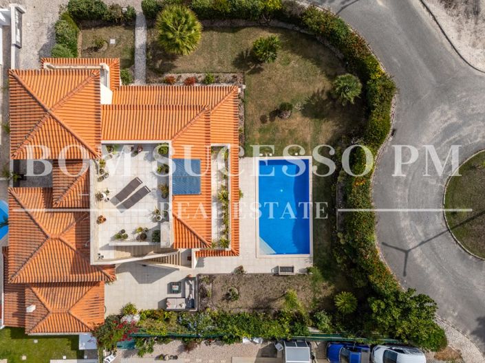 Image No.6-4 Bed House for sale