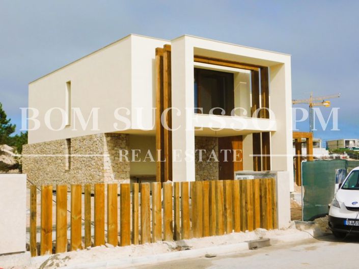 Image No.2-3 Bed Villa for sale