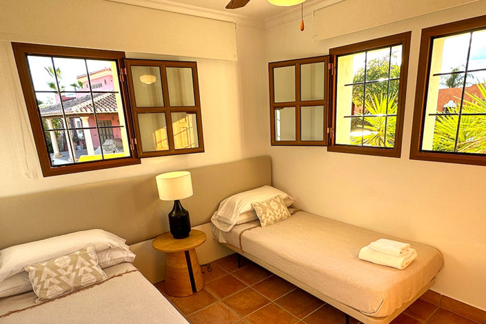 Image No.7-3 Bed Villa for sale