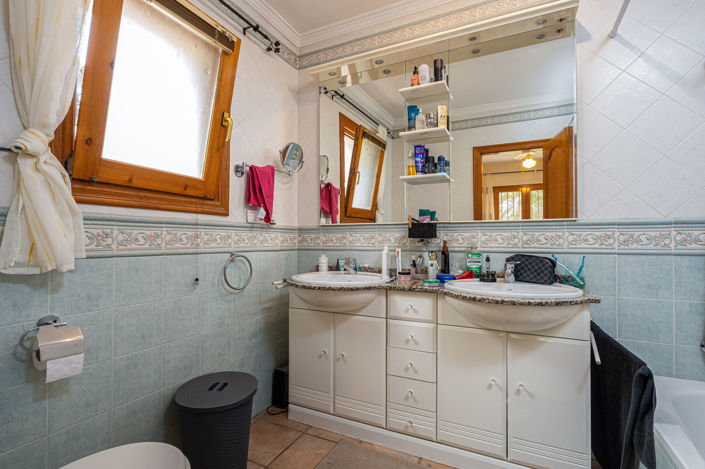 Image No.19-4 Bed Villa for sale