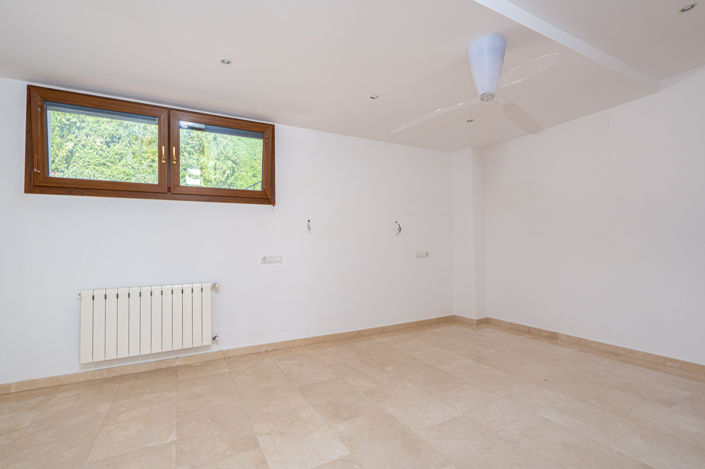 Image No.29-6 Bed Villa for sale