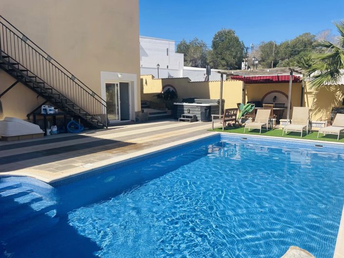 Image No.6-3 Bed Villa for sale