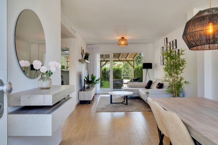 Image No.1-4 Bed Townhouse for sale