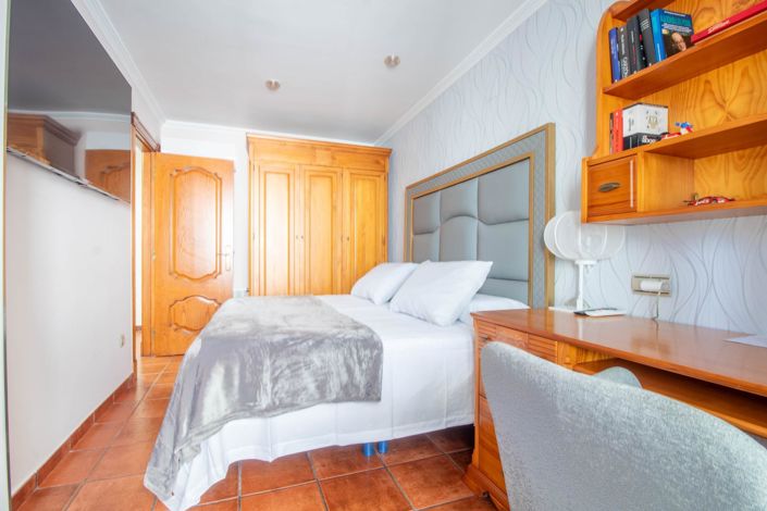 Image No.25-4 Bed Townhouse for sale