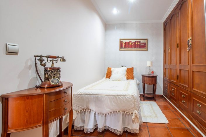 Image No.35-4 Bed Townhouse for sale